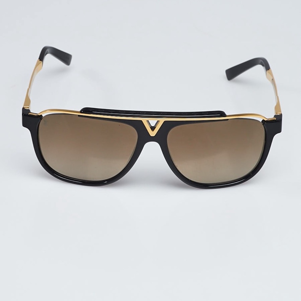 COPY - Louis Vuitton sunglasses with box